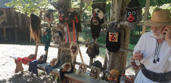 Casa ţărănească de pe bancnota de 10 lei, în Dumbrava Sibiului